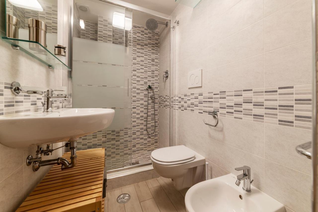 Termini Central And Elegant Apartment โรม ภายนอก รูปภาพ